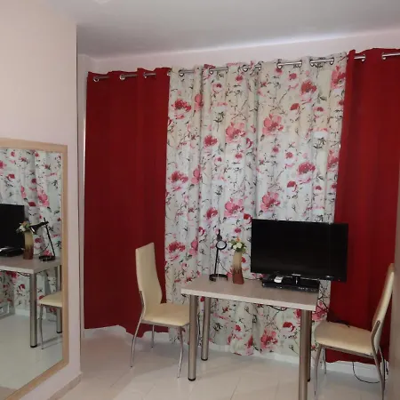 Central Park View Apartment *